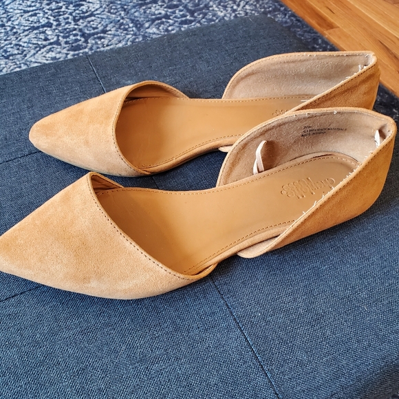 Charlotte Russe size 7 suede flats - Picture 2 of 3